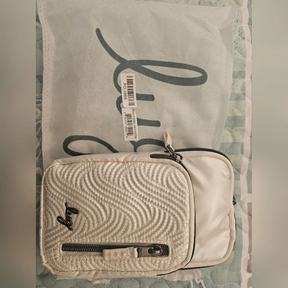 NWT lug brand pitter patter in metallic diamond white - Picture 4 of 4